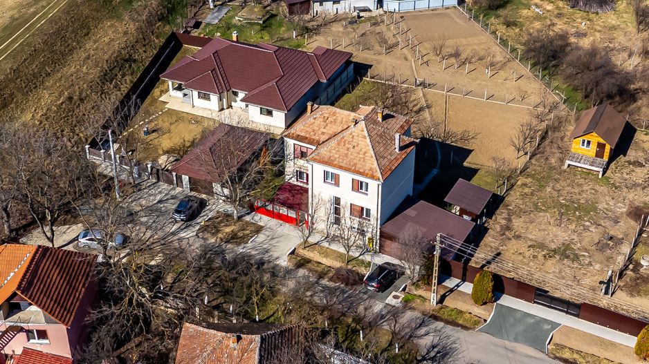 Preț NOU! Casa P+2 în zona centrală Chișineu-Criș - Poză 1