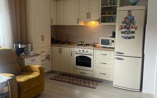 Inchiriez Apartament 3 camere, decomandat+gradinuta si loc parcare - Poză 4