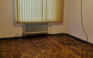 Casa 3 camere, Calea Nationala/Soseaua Iasului la strada principala, 400 euro - Poză 5