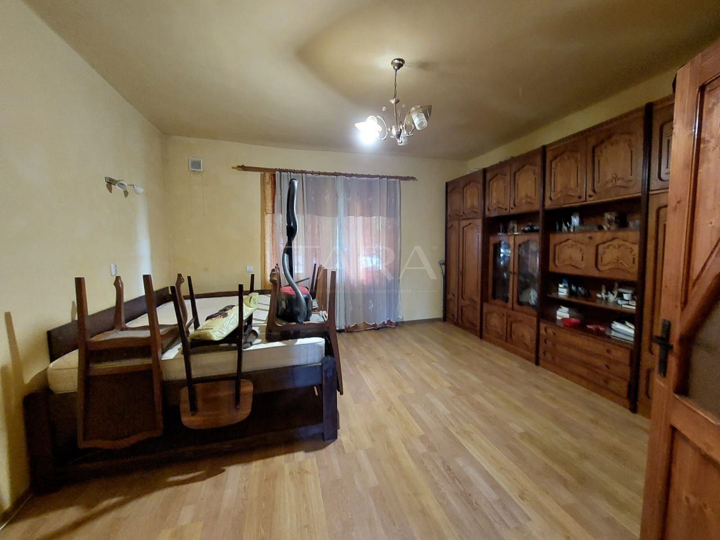 Casă cu potențial în Gruia – 4 camere, pod generos, zonă liniștită! - Poză 5