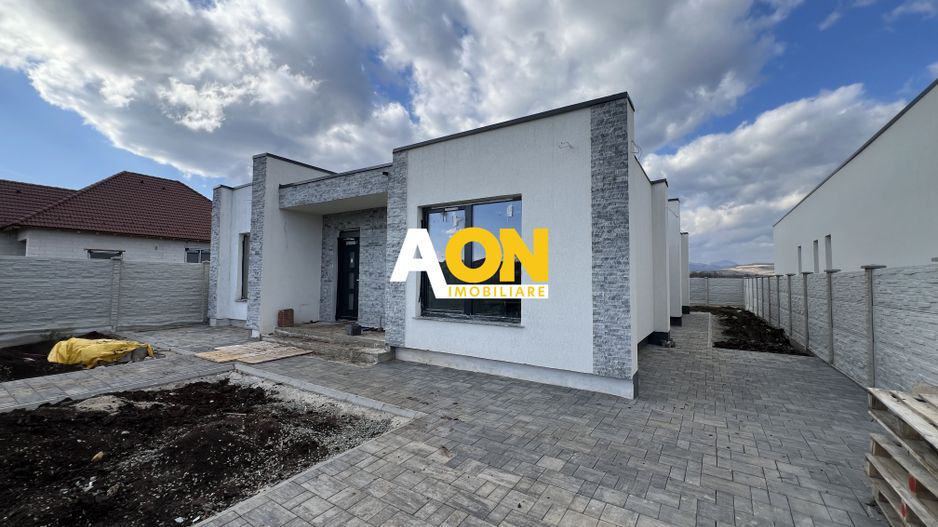 Casa individuala semifinisata, 4 camere, 2 bai, 448mp teren - Poză 1