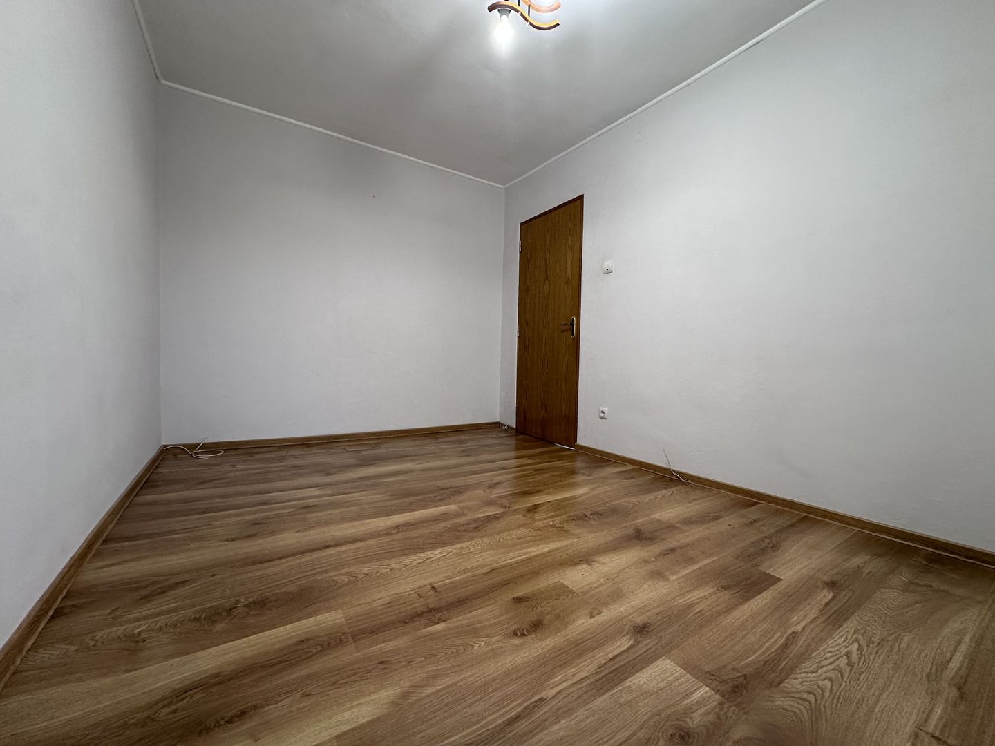 Vanzare apartament cu 4 camere luminos, vedere deschisă-Targoviste-M5 - Poză 6