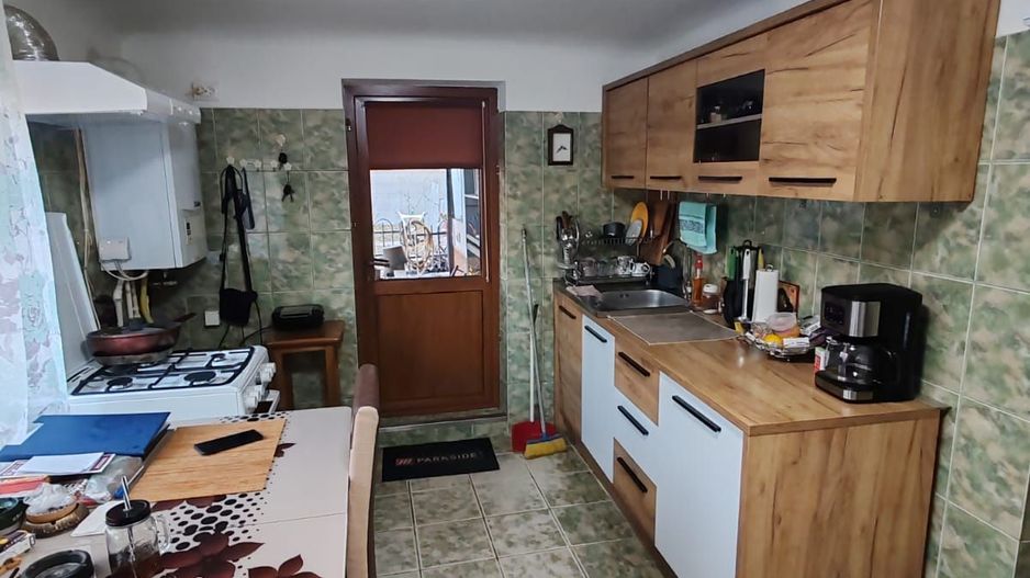 CASA IN POPESTI LEORDENI, RENOVATA, CURTE, MOBILAT-UTILATA - Poză 4