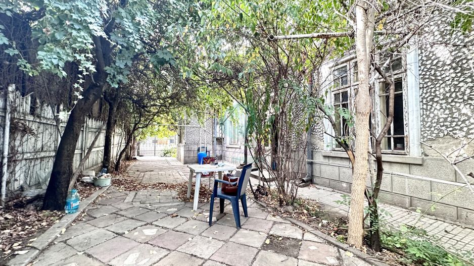 Casa cu teren de 342 in zona Unirii-Calea Calarasilor - Poză 4