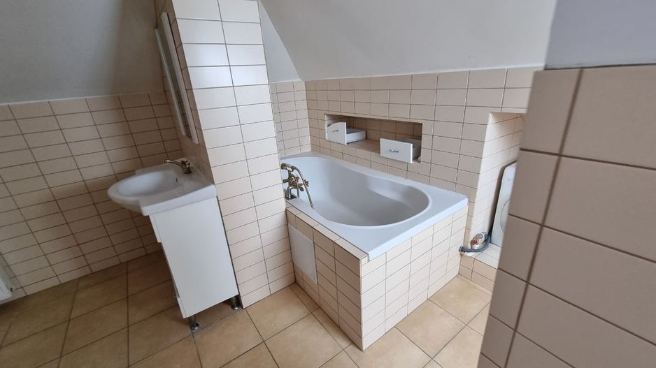 Chirie sau Vânzare - Vila Mare 3 Apartamente + Buncăr – Privat Afacere - Poză 17