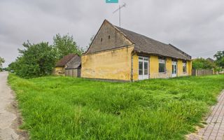 Casă de reabilitat pe teren generos- Comuna Variaș - Poză 1