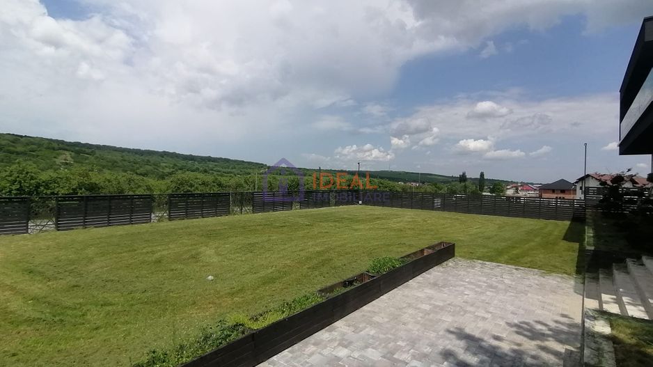 Casa  Exclusivista cu piscina si 1200 mp de teren, in Cisnadie - Poză 9