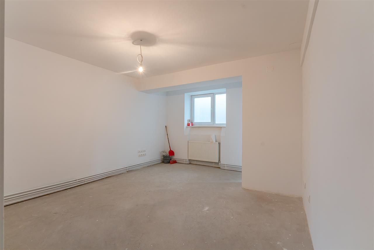 Spatiu comercial la demisol cu acces direct din strada - Poză 5