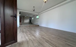 Între dealuri, viță de vie și liniște deplină! Vanzare casa in Prahova - Poză 11