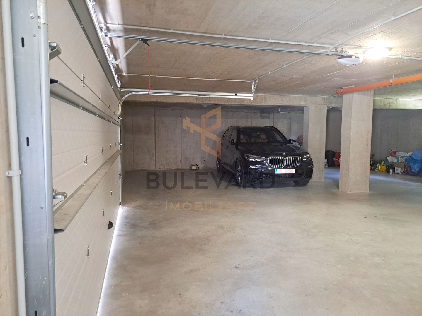 Penthouse 150 mp utili+ terase 200 mp+ 2 parcari subterane +curte 120 mp - Poză 4