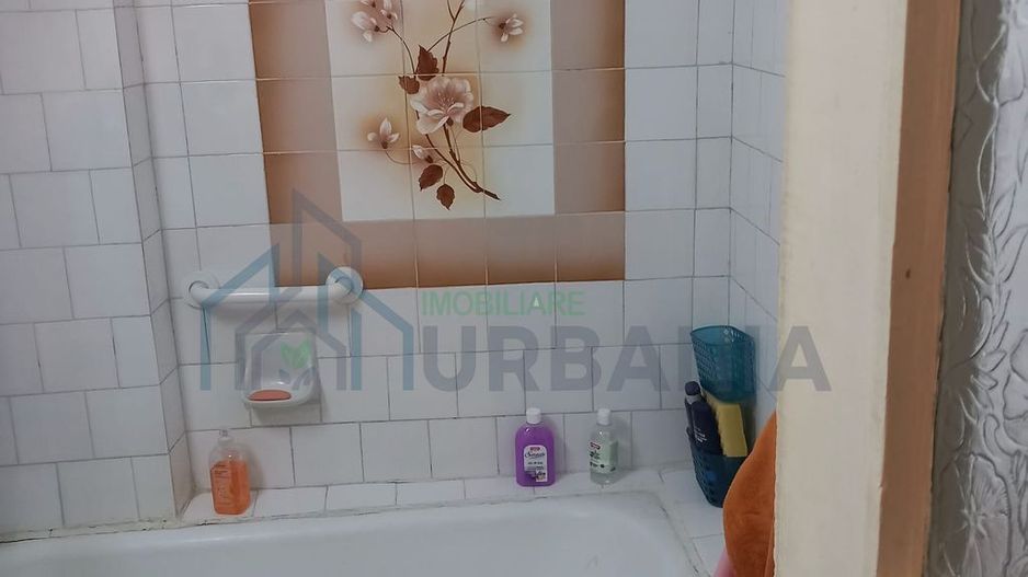 Vand apartament 3 camere, decomandat, in zona ultracentrala - Poză 5