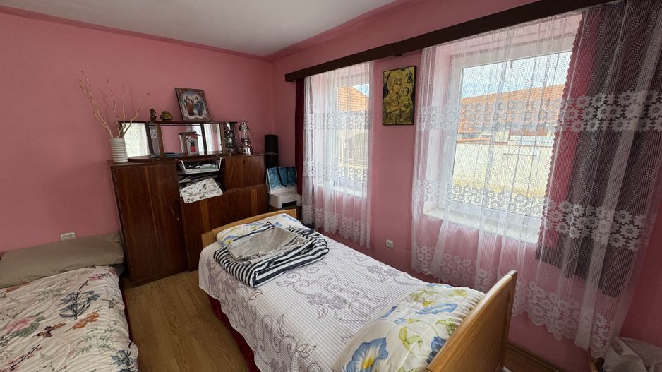 Casa individuala in Arpasu de Sus, teren mare, partial renovata - Poză 20