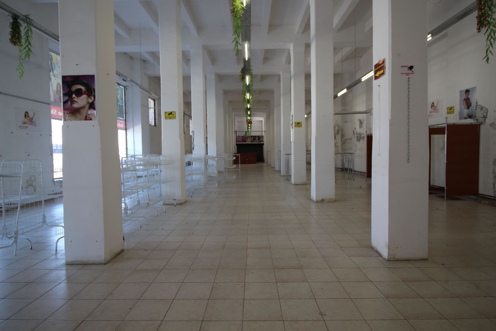 Spatiu comercial tip hala - zona semicentrala - Poză 2