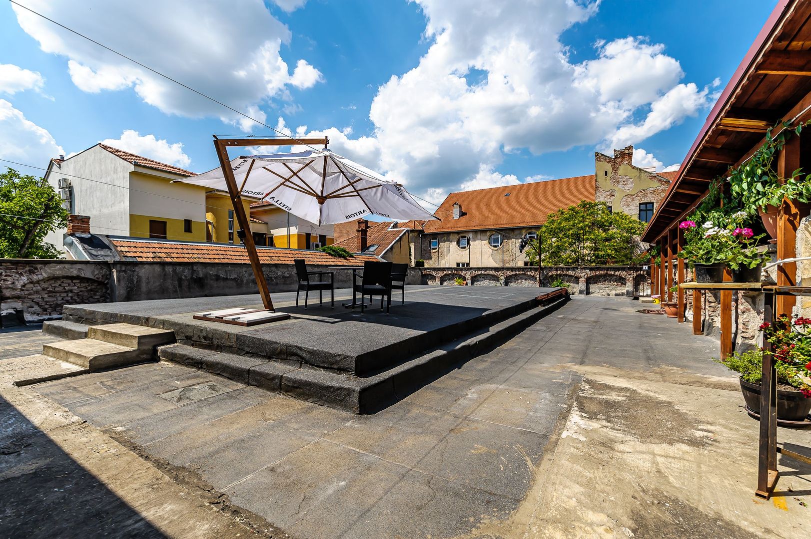 Spațiu comercial cu terasă generoasă ultracentral. - Poză 1