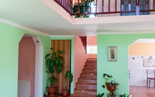 Casă spațioasă I 6 camere I Teren 845 mp I Zonă de Case I Priveliște Superbă - Poză 4