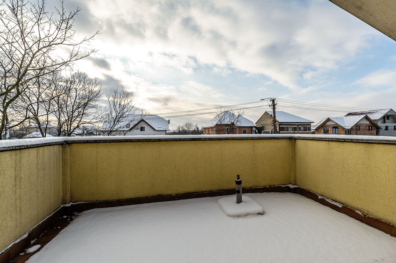 Casă frumoasă și plină de lumină. - Poză 13