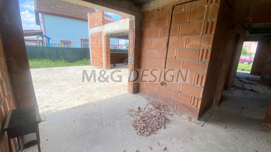 Sacalaz casa la rosu - Poză 4