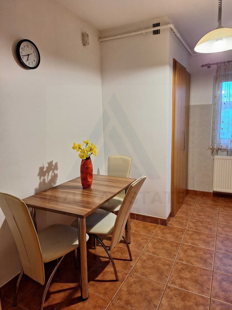 Apartament 84 mp utili  4 camere 3 dormitoare 2 balcoane  zona Strand I - Poză 4