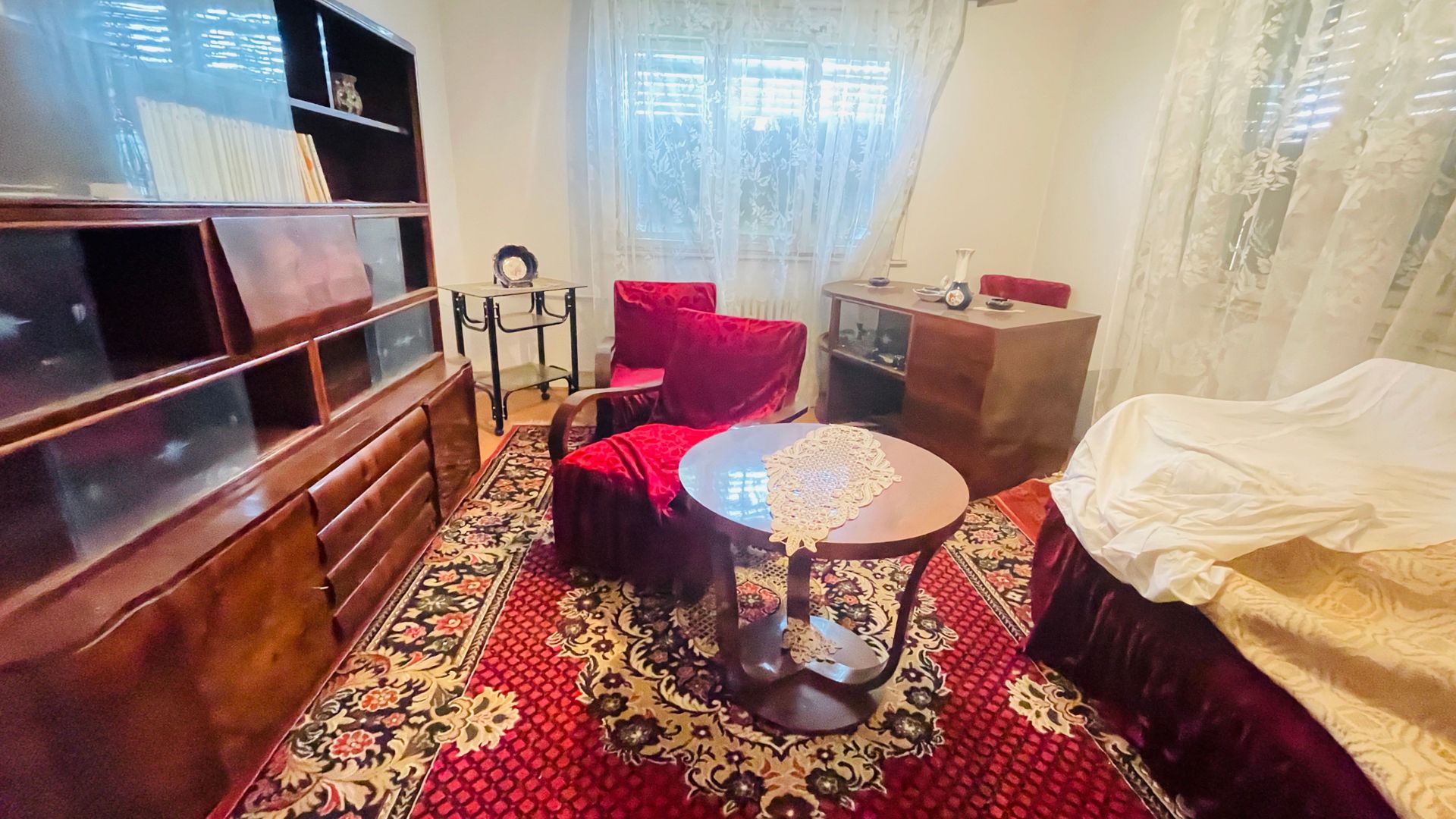 Casa spatioasa cu teren 739 mp in zona Mehala - Poză 20