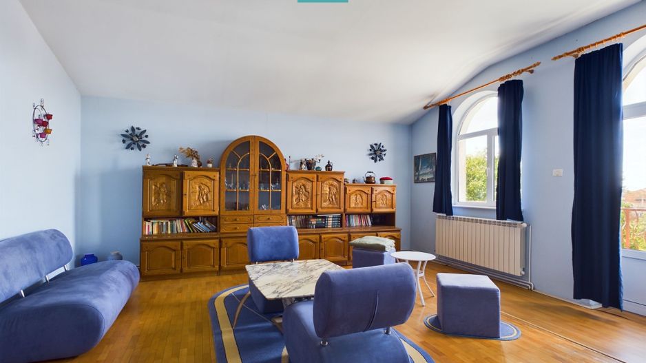 Vilă cu 3 apartamente în zona Parneava - Poză 12