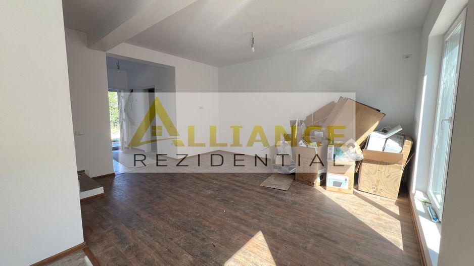 Casa Individuala - 4 camere - 400 M de STV - Poză 9