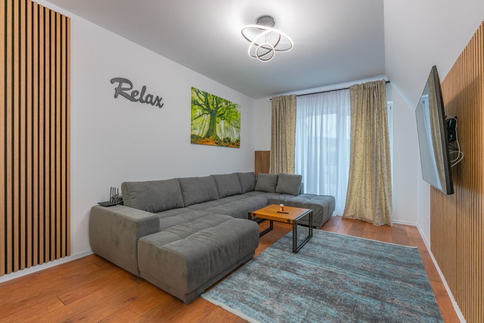 Apartament 2 camere tip penthouse Rasnov | Terasa 50 mp - Poză 1