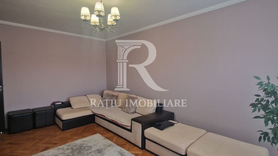Apartament cu 3 camere | Zona Biserica Emanuel | Oradea - Poză 5