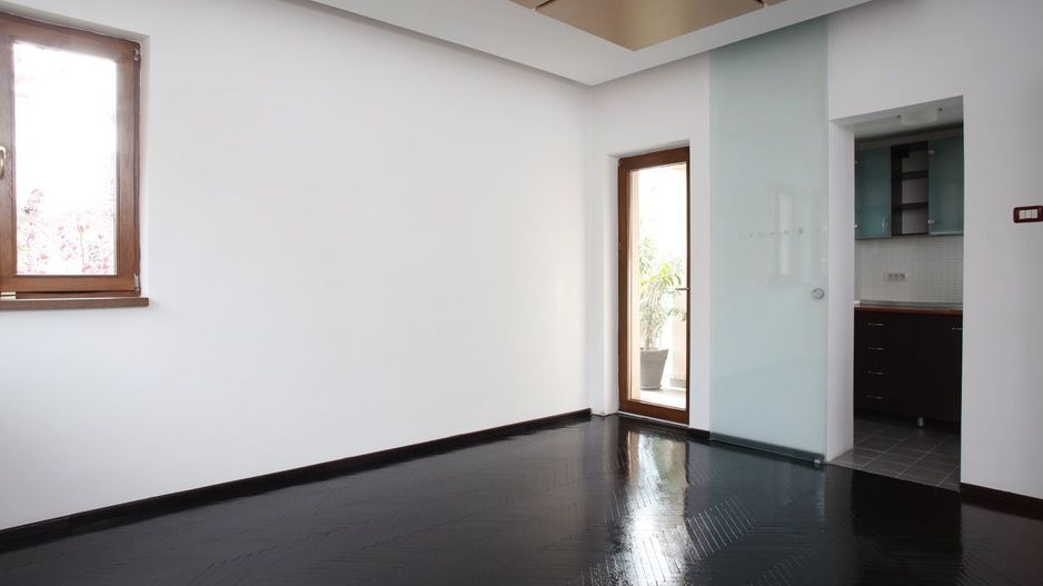 Închiriez apartament 2 camere + mansardă, Piața Muncii -Decebal, birou - Poză 5