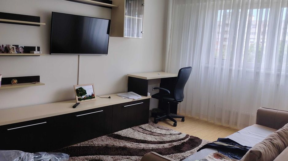 BRASADAS vinde ap 2 cam etaj 4/8,in zona SOARELUI. - Poză 2
