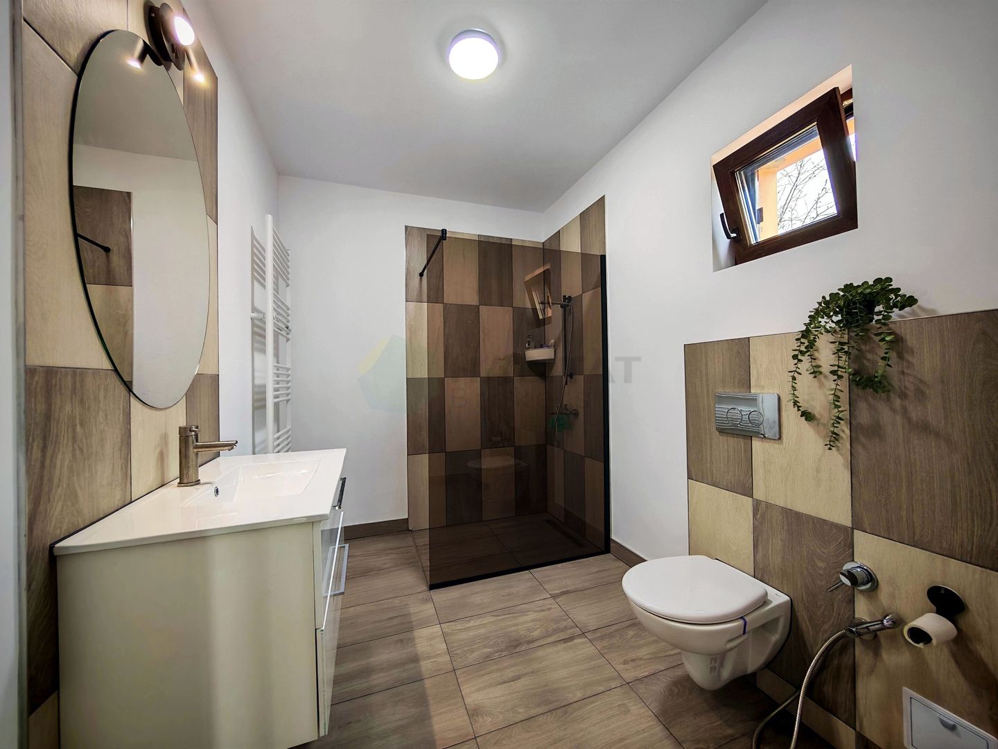 Vilă Individuală cu o curte generoasa zona Aparatorii Patriei - Poză 28