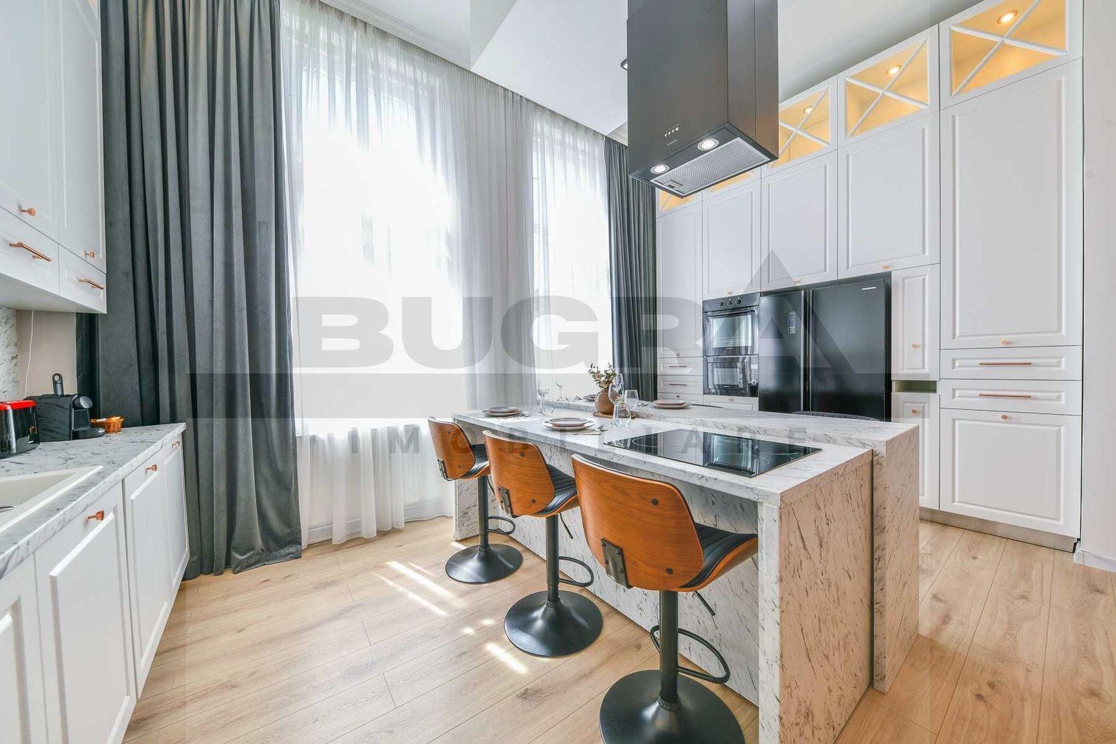 Apartament de 3 camere, Lux, 83mp, parcare, zona UMF - Poză 2