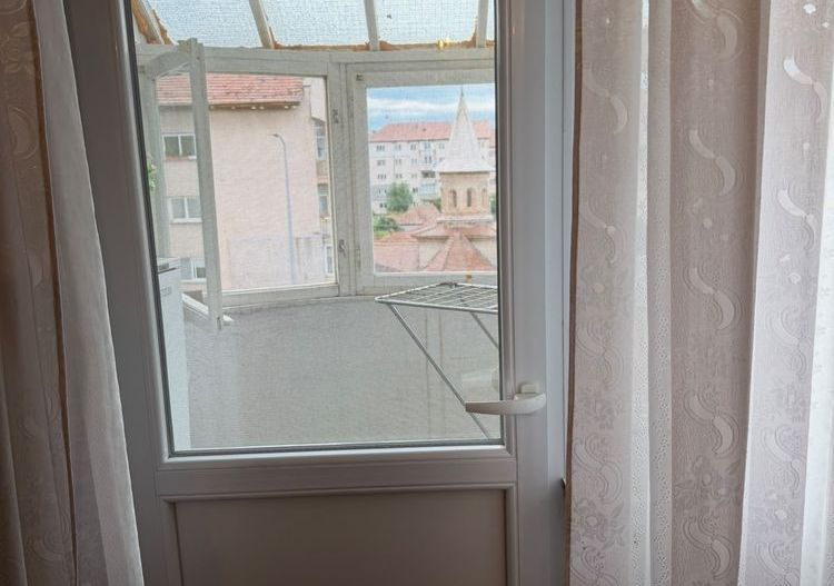 Apartament 2 camere, decomandat - zona Industriala (Sub Stadion) - Poză 5