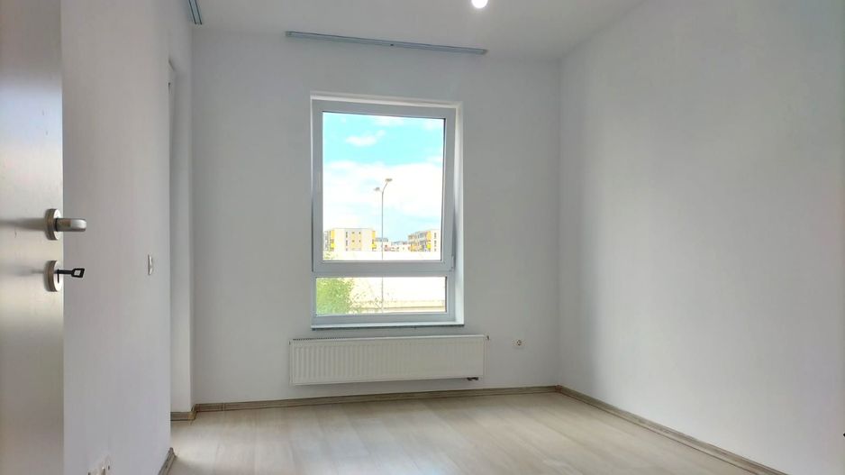 Vindem apartament 3 camere complet renovat cu vedere pe 2 parti - Poză 13