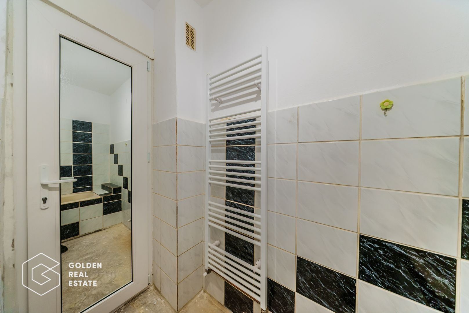 Apartament modern, 2 camere Alfa, renovat, et4, centrala, perfect pt investitie - Poză 13