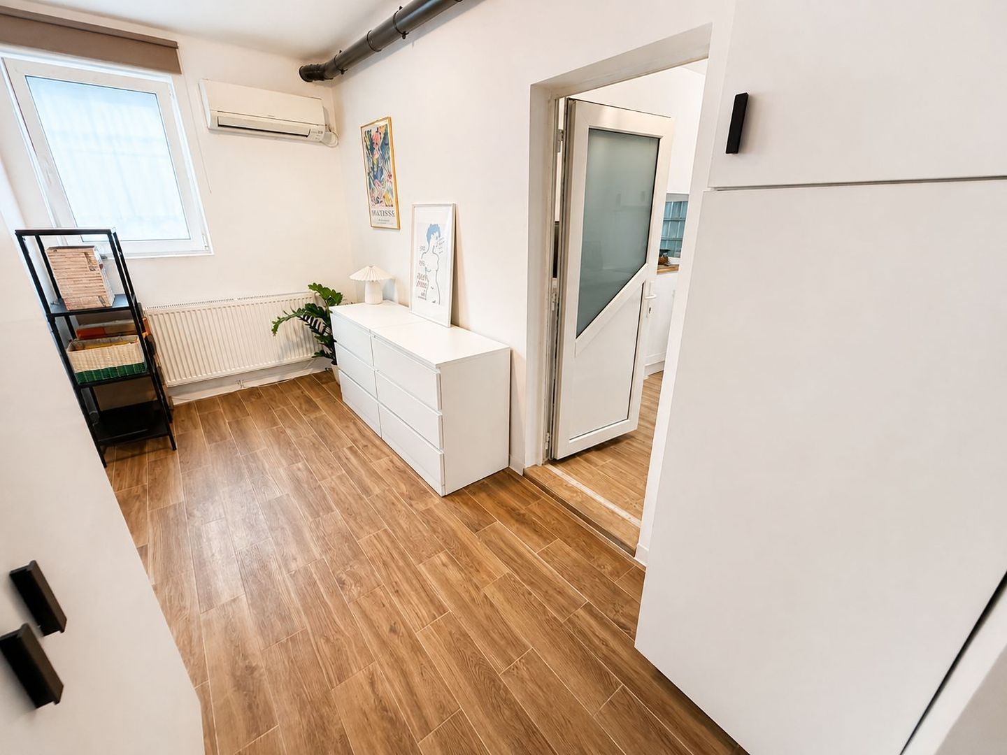 Garsonieră renovată Vilă interbelică 1932 Piața Romană | 28 mp Demisol - Poză 4