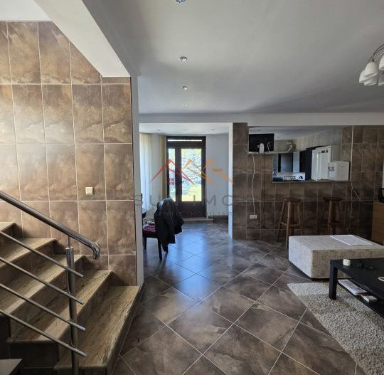 Apartament la casa, 2 camere, parcare, zona Muscel - Poză 5