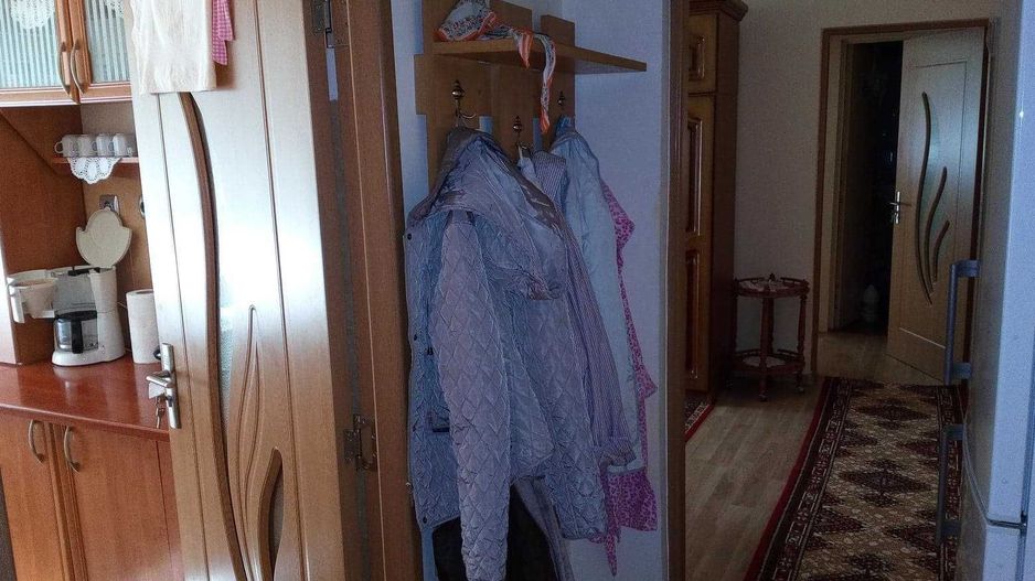 Vand Apartament cu 2 camere, str.Prahova, zona Spitalul Jud.I. - Poză 2