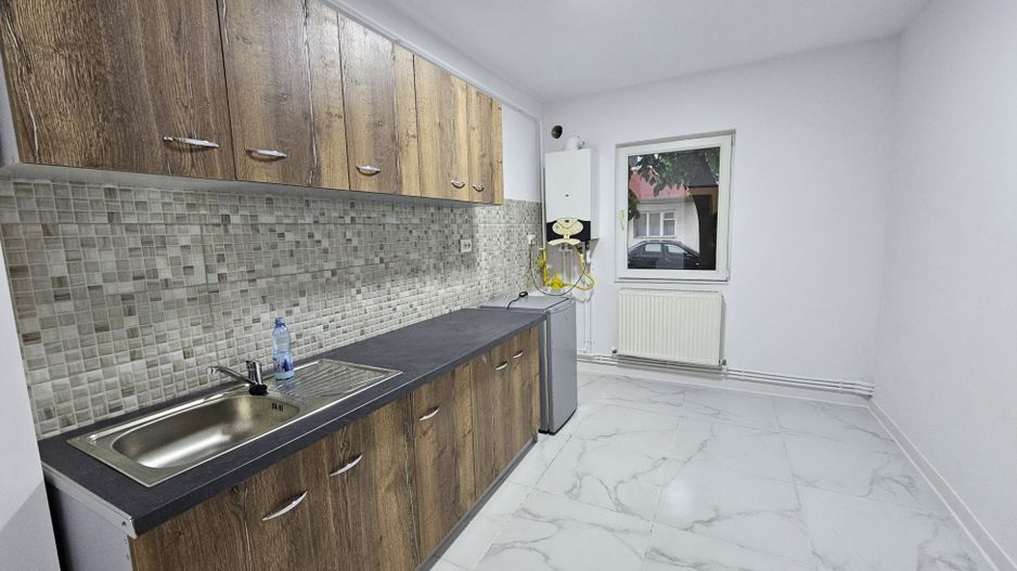 Apartament 2 camere, PARTER, renovat NOU, zona GARĂ; - Poză 2