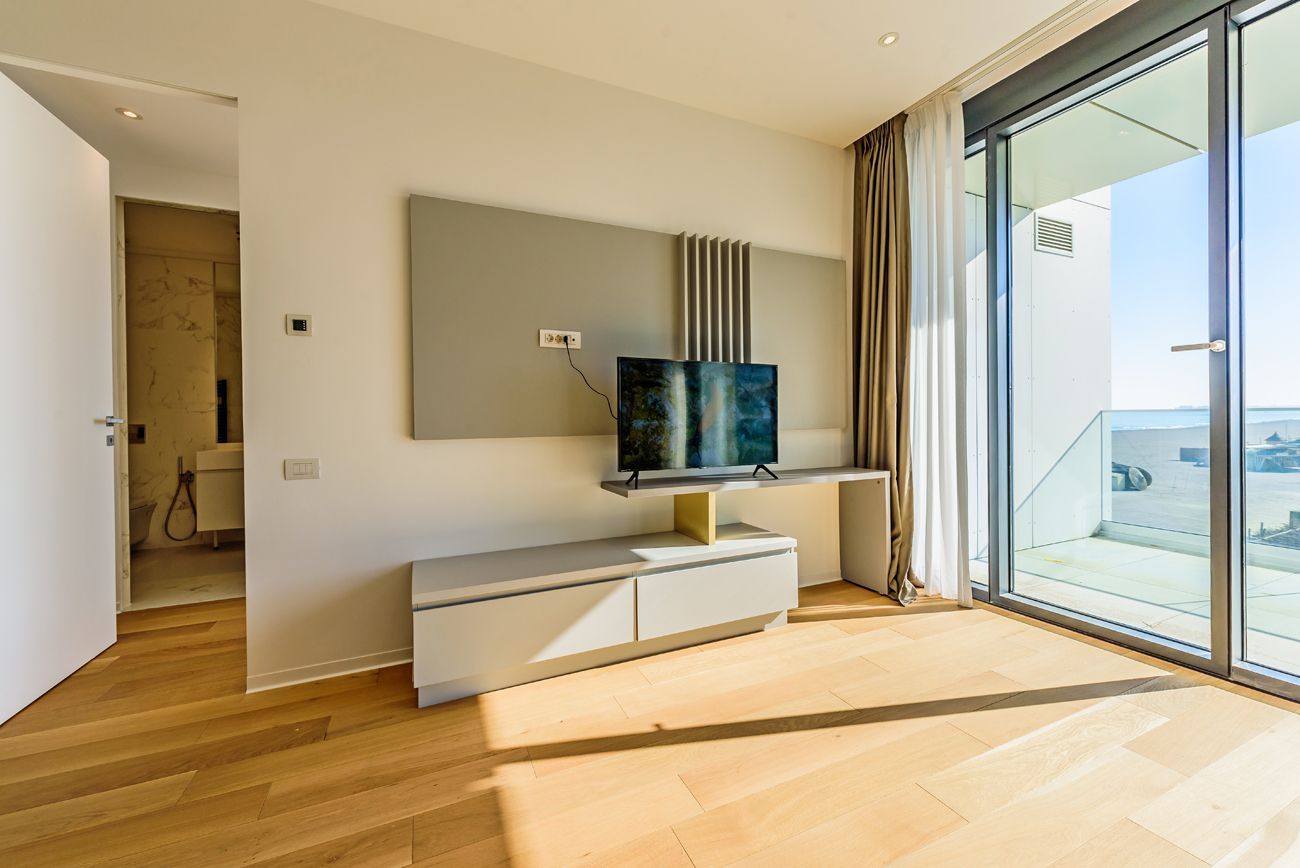 Apartamentul de la Malul Mării – Eleganță Contemporană în Inima Stațiunii - Poză 5