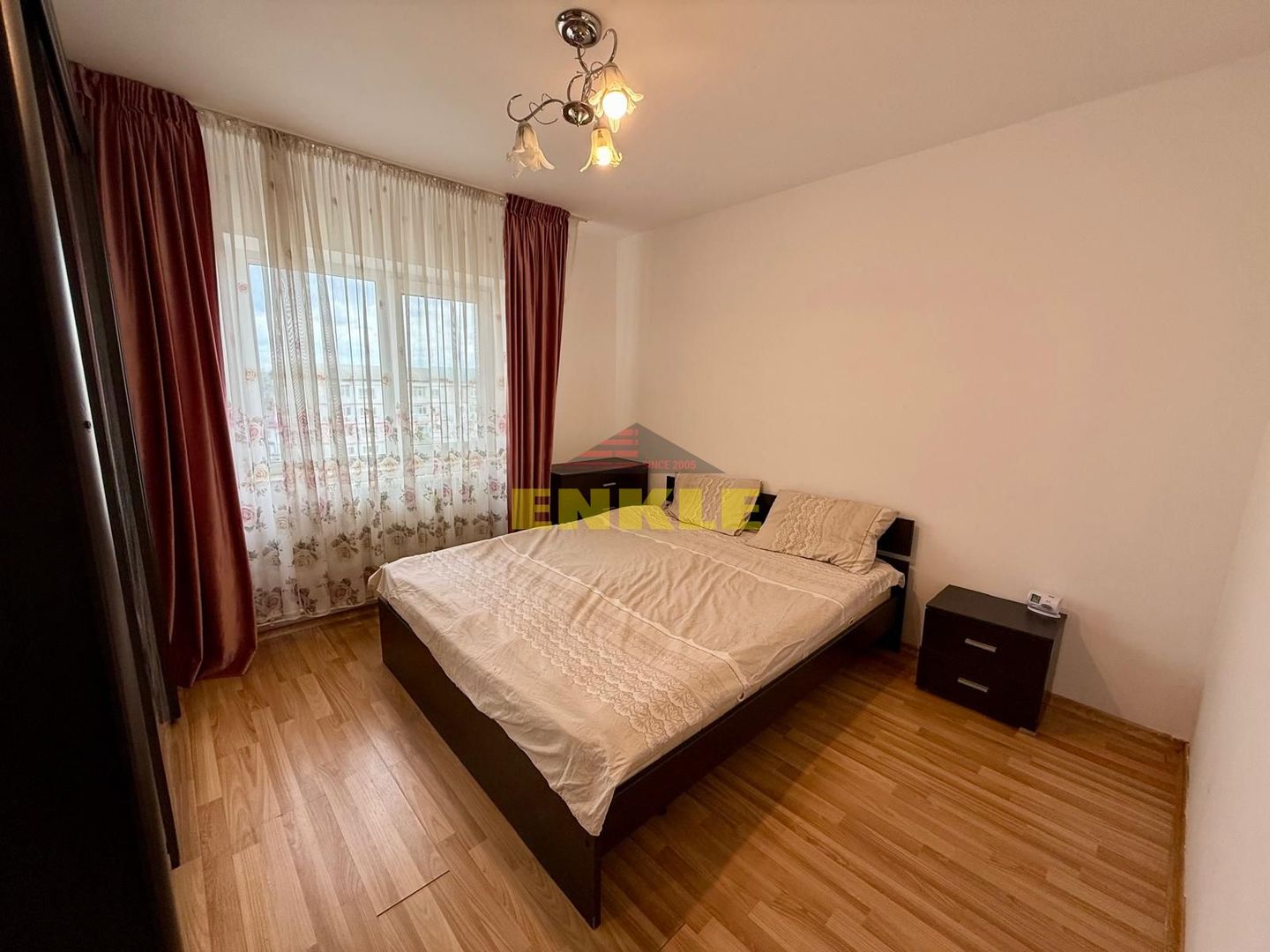 De vanzare apartament 2 camere decomandat - Poză 3
