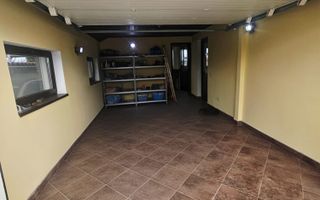 Vilă spațioasă Strejnicu S+P+1E+M, 8 camere, garaj, teren 595 mp - Poză 12