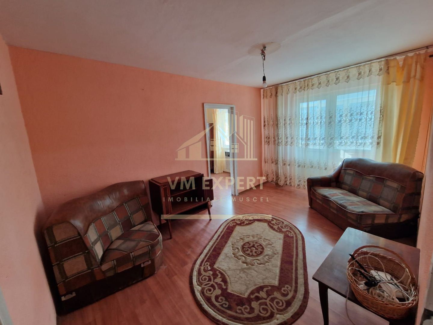 APARTAMENT 2 CAMERE, ETAJ 2, CAMPULUNG, ZONA VISOI - Poză 1