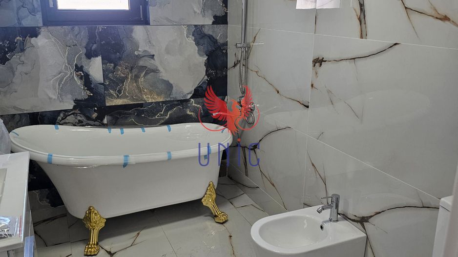 Vila 5 camere, zona rezidentiala . - Poză 9