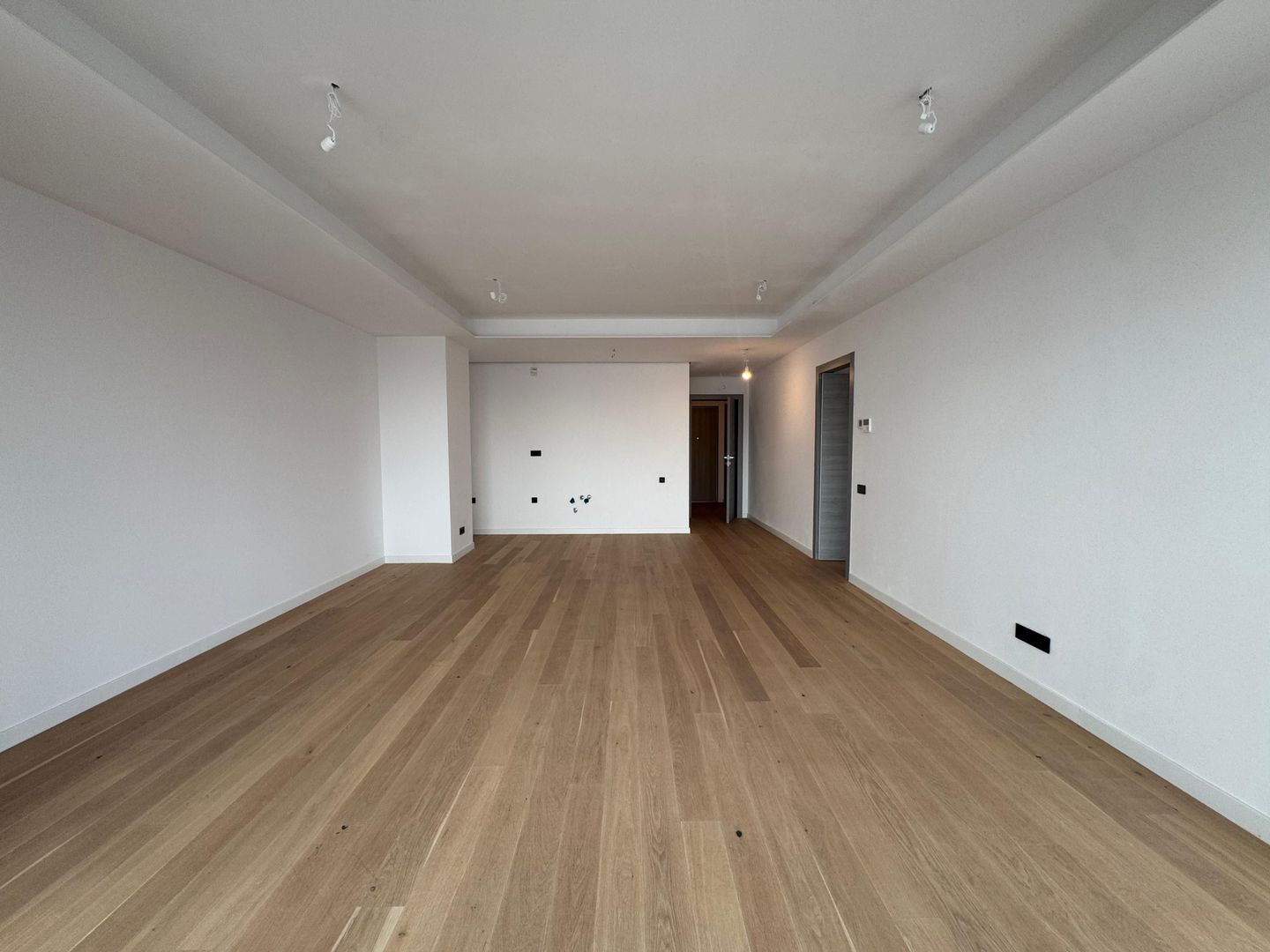 3 camere PREMIUM| 99.7 MP + 9.35 MP terasa - Poză 3