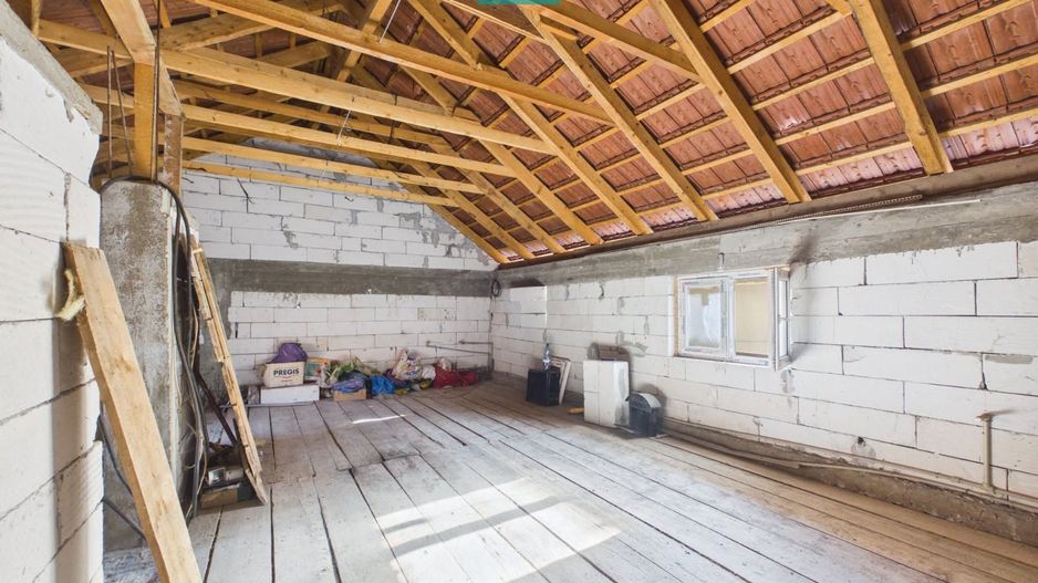 Casă P+E cu două apartamente, zona Drăgășani - Poză 14