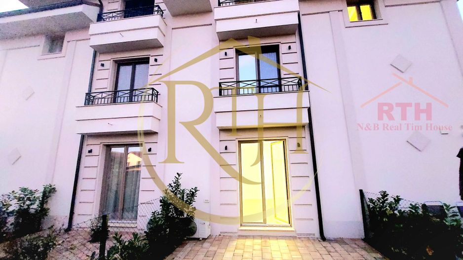 Oferim spre inchiriere, apartament cu 2 camere, Parcare privata - Poză 1