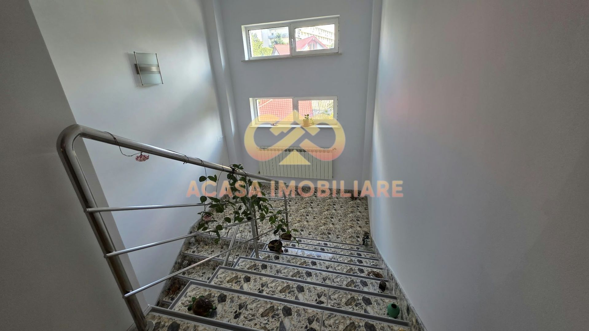 VILĂ SPAȚIOASĂ ÎN TĂTĂRAȘI | 450 MP | CURTE 400 MP - Poză 14