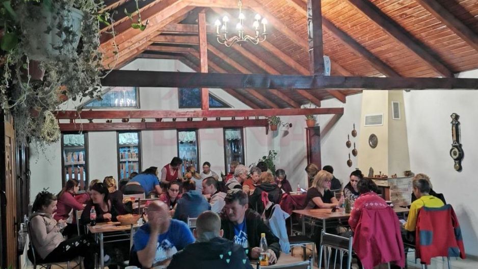 CASĂ\VILĂ DE VÂNZARE \COM. OBREJA\SAT IAZ\CARAȘ-SEVERIN - Poză 15