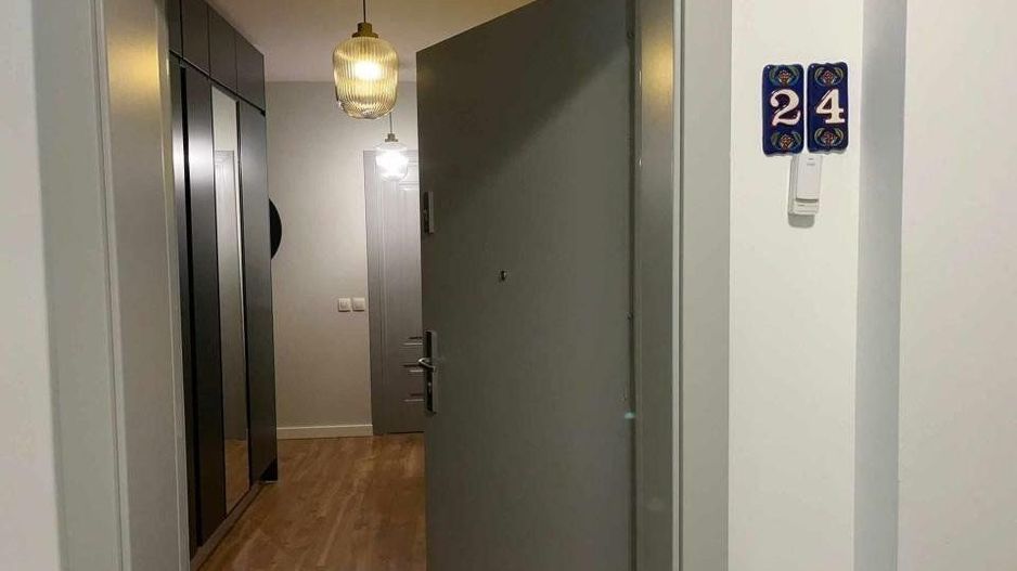 Unic! Apartament 5 camera si curte de 210 mp, central - Poză 9