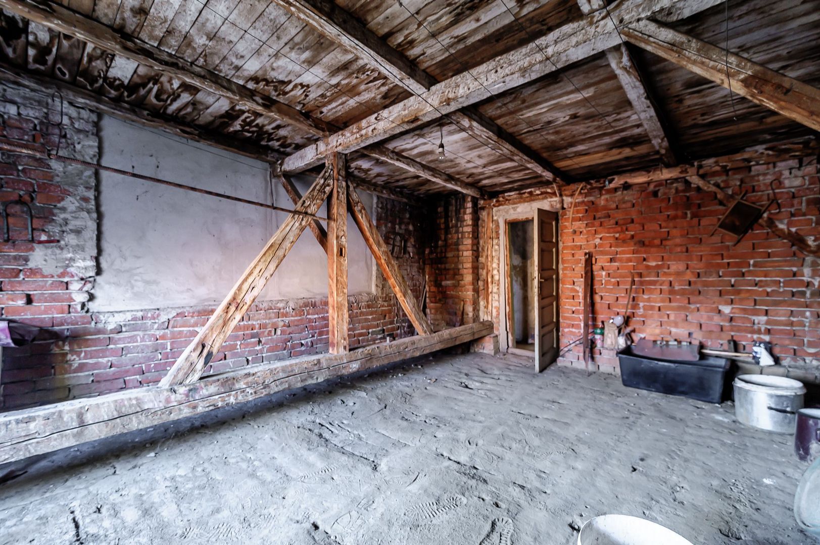 REZERVAT! Proprietate în cea mai exclusivistă zonă a Aradului! - Poză 8